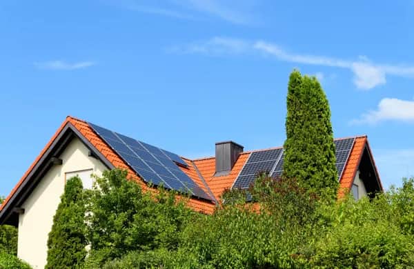 Professionelle Photovoltaik-Anlage in Hallein installieren lassen